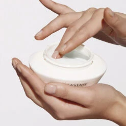 Kérastase Kerastase Nutritive Masque Intense Riche 200ml - Masque Hydratant Pour Cheveux Secs Et épais -Kérastase A HG013324 3 500x500 1